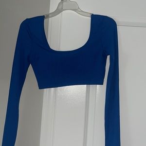 Long sleeve crop